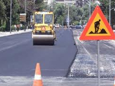 Έργα ασφαλτόστρωσης στο δρόμο Χαλκίδα- Αρτάκη